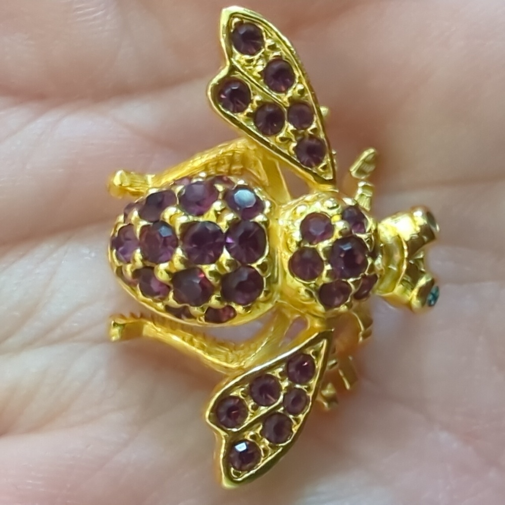 Vintage Joan Rivers Gold and Purple Bee Brooch - Picture 8 of 9